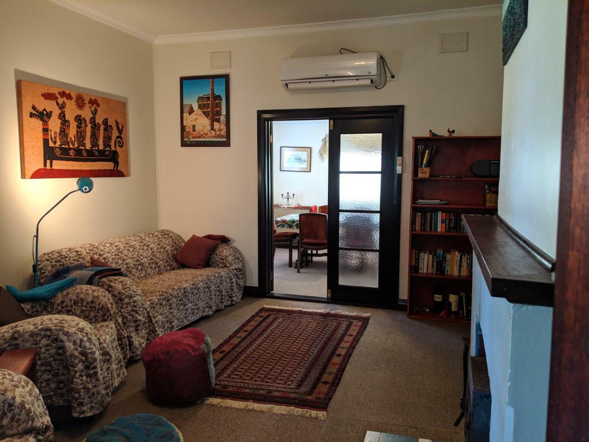 Walnut Cottage - 2 Bedroom Pet Friendly Country Cottage بريدج تاون المظهر الخارجي الصورة