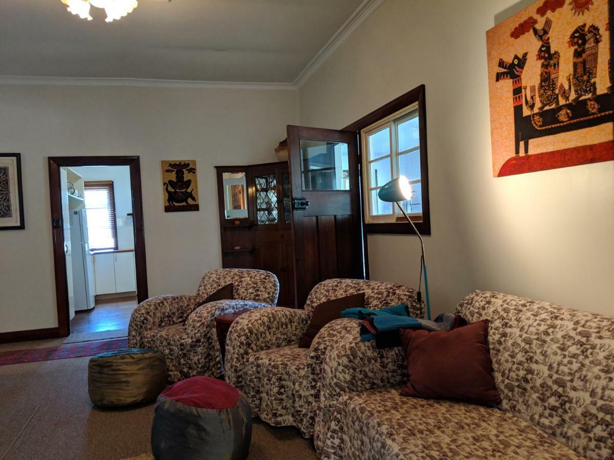 Walnut Cottage - 2 Bedroom Pet Friendly Country Cottage بريدج تاون المظهر الخارجي الصورة